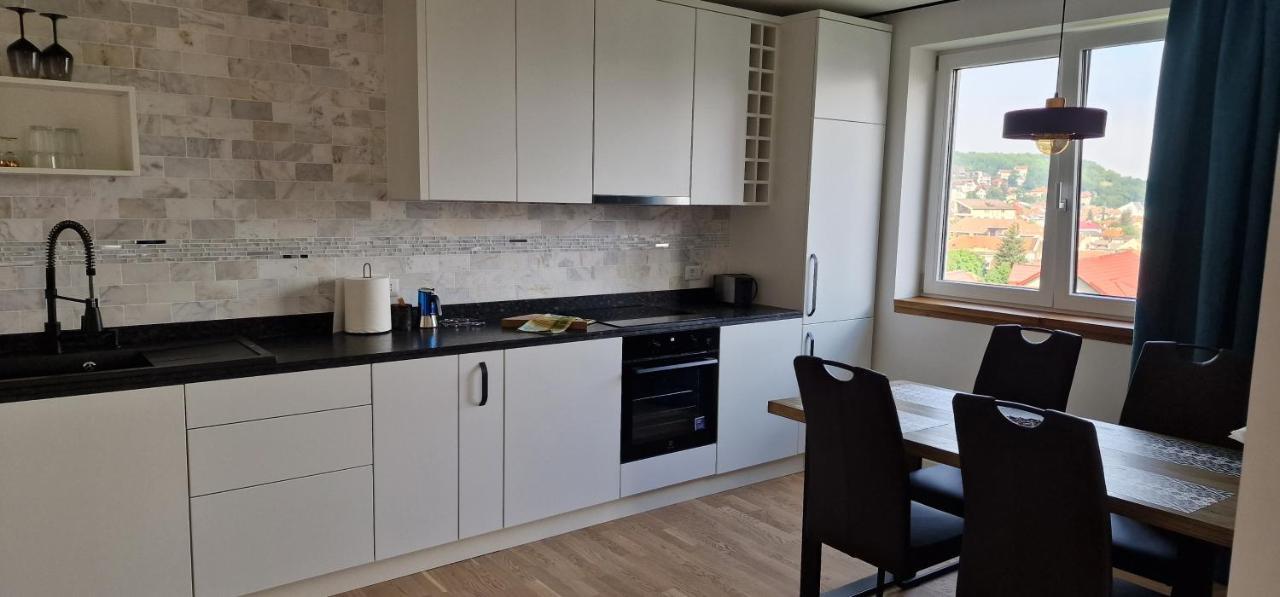 Central Apartment With City View Брашов Екстериор снимка