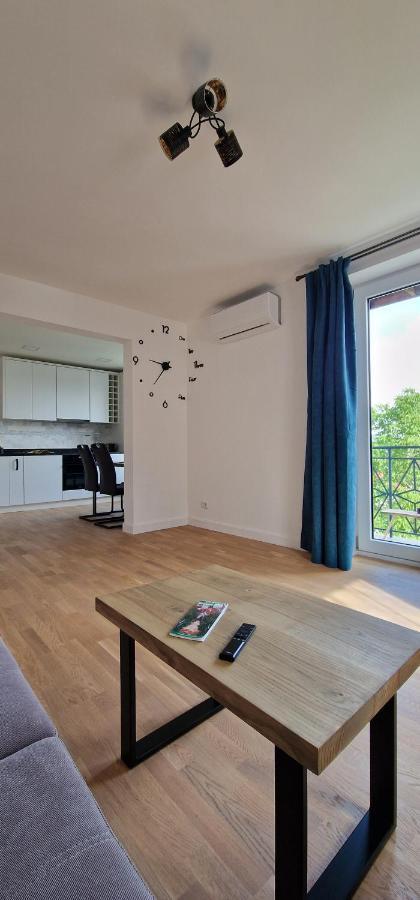 Central Apartment With City View Брашов Екстериор снимка